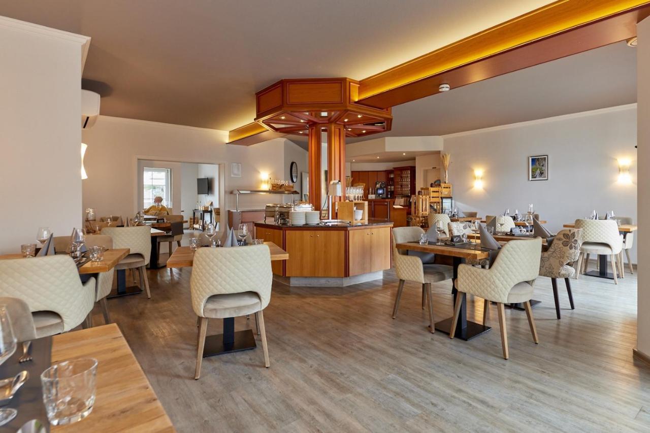 Moselhotel Weinhaus Simon 'Sauna'Restaurant'Eladesaeule Wintrich Exterior foto